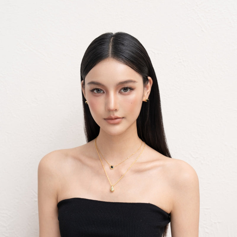黒瑪瑙水滴ハートゴールドピアス