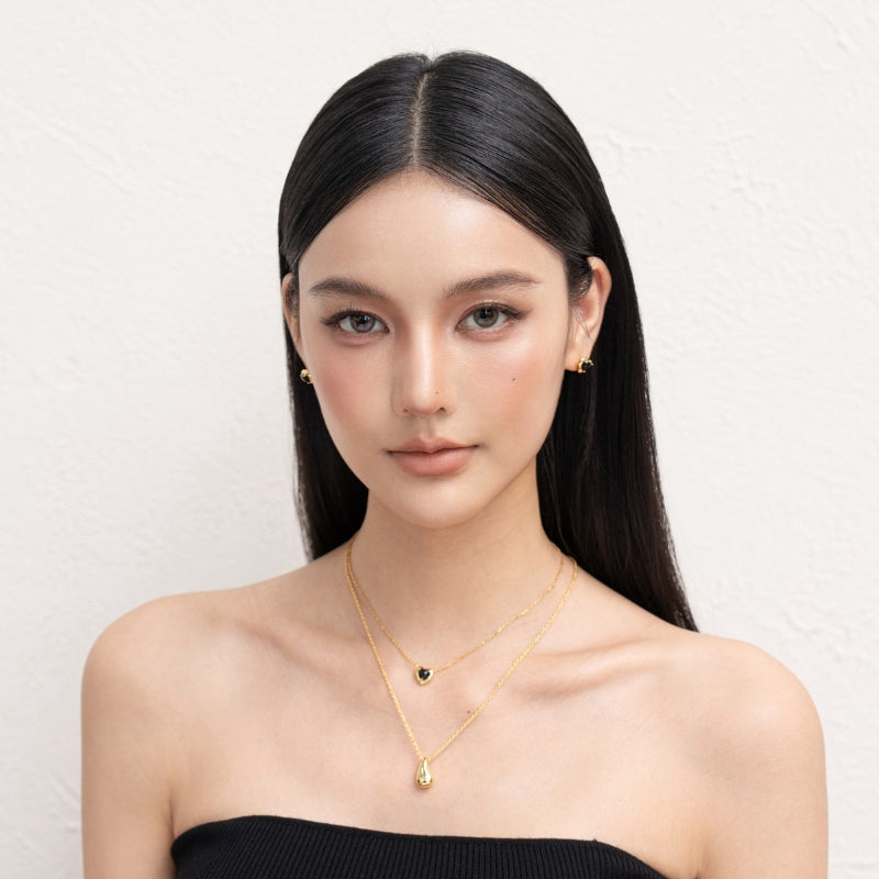 黒瑪瑙水滴ハートゴールドピアス