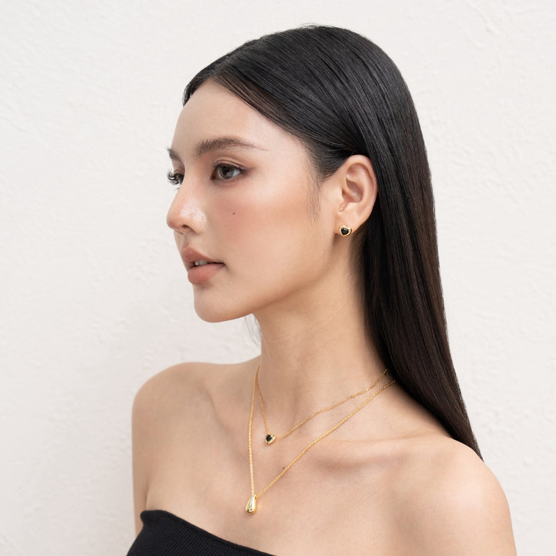 黒瑪瑙水滴ハートゴールドピアス