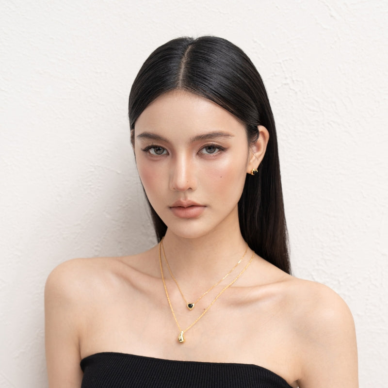 黒瑪瑙水滴ハートゴールドピアス