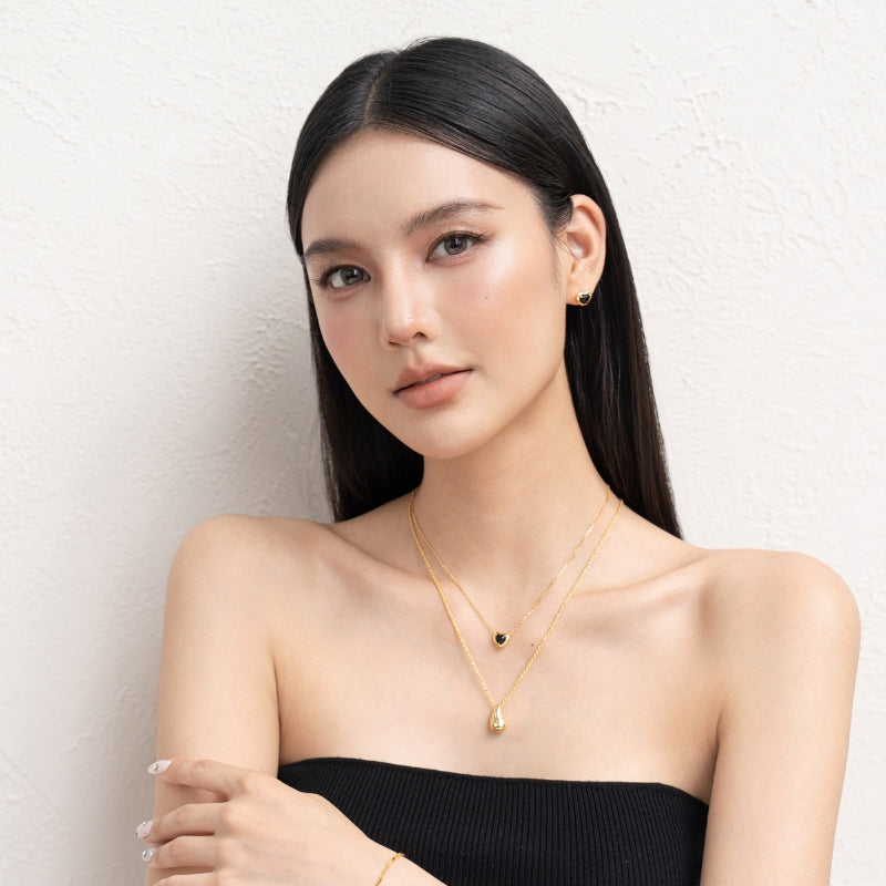 黒瑪瑙水滴ハートゴールドピアス