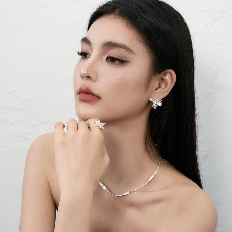 銀製蛇骨波紋クローザネック
