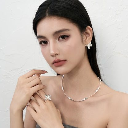 銀製蛇骨波紋クローザネック