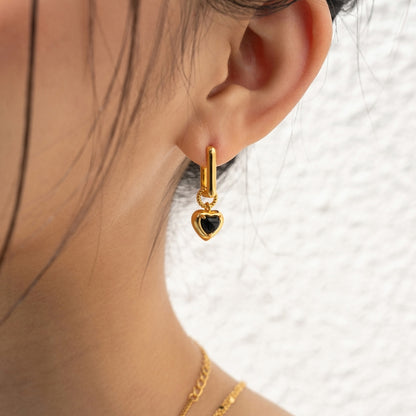 黒瑪瑙ハートツイストピアス