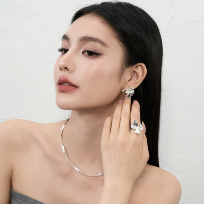 銀製花デザインピアス